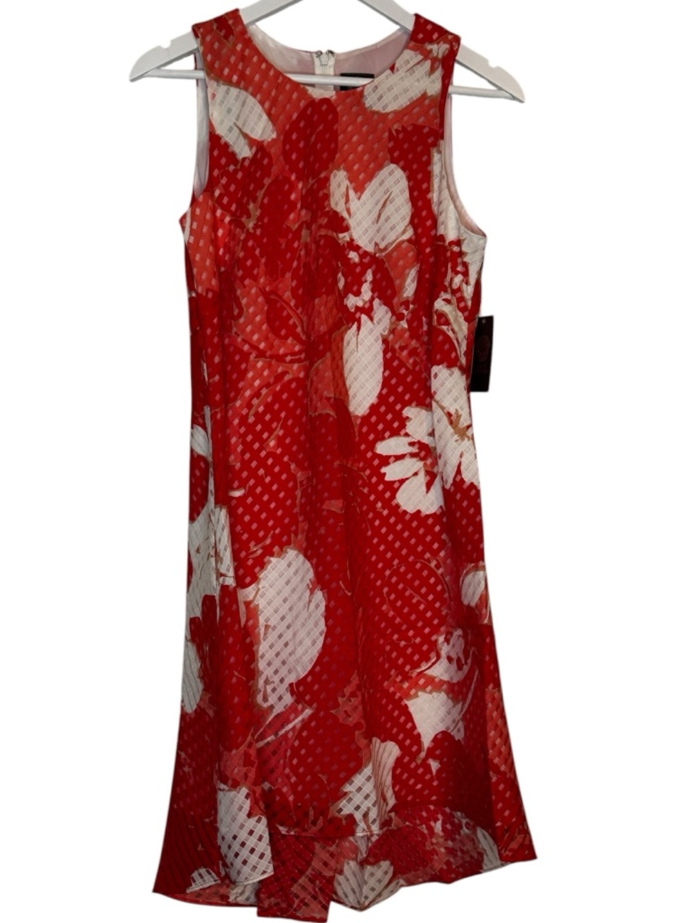Vince Camuto Red and White Floral Textured Ribbon Dress